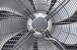 AC_fan_blades_899x564_3fb0dc5965